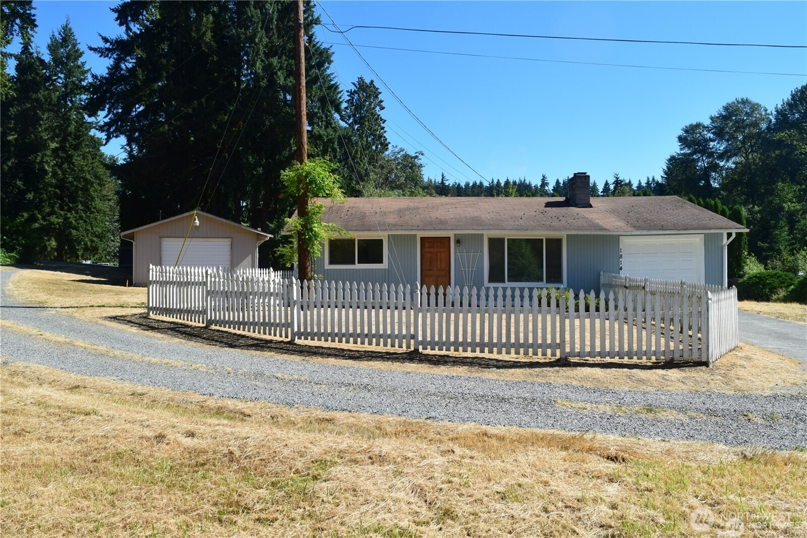1814 Larch Way, Lynnwood, WA 98036