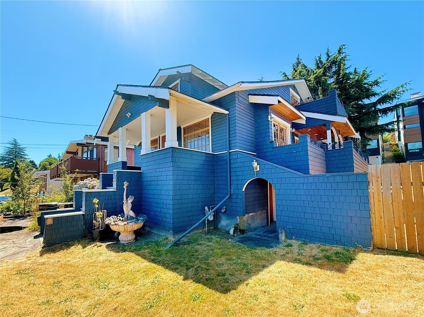 3411 22nd Avenue W, Seattle, WA 98199
