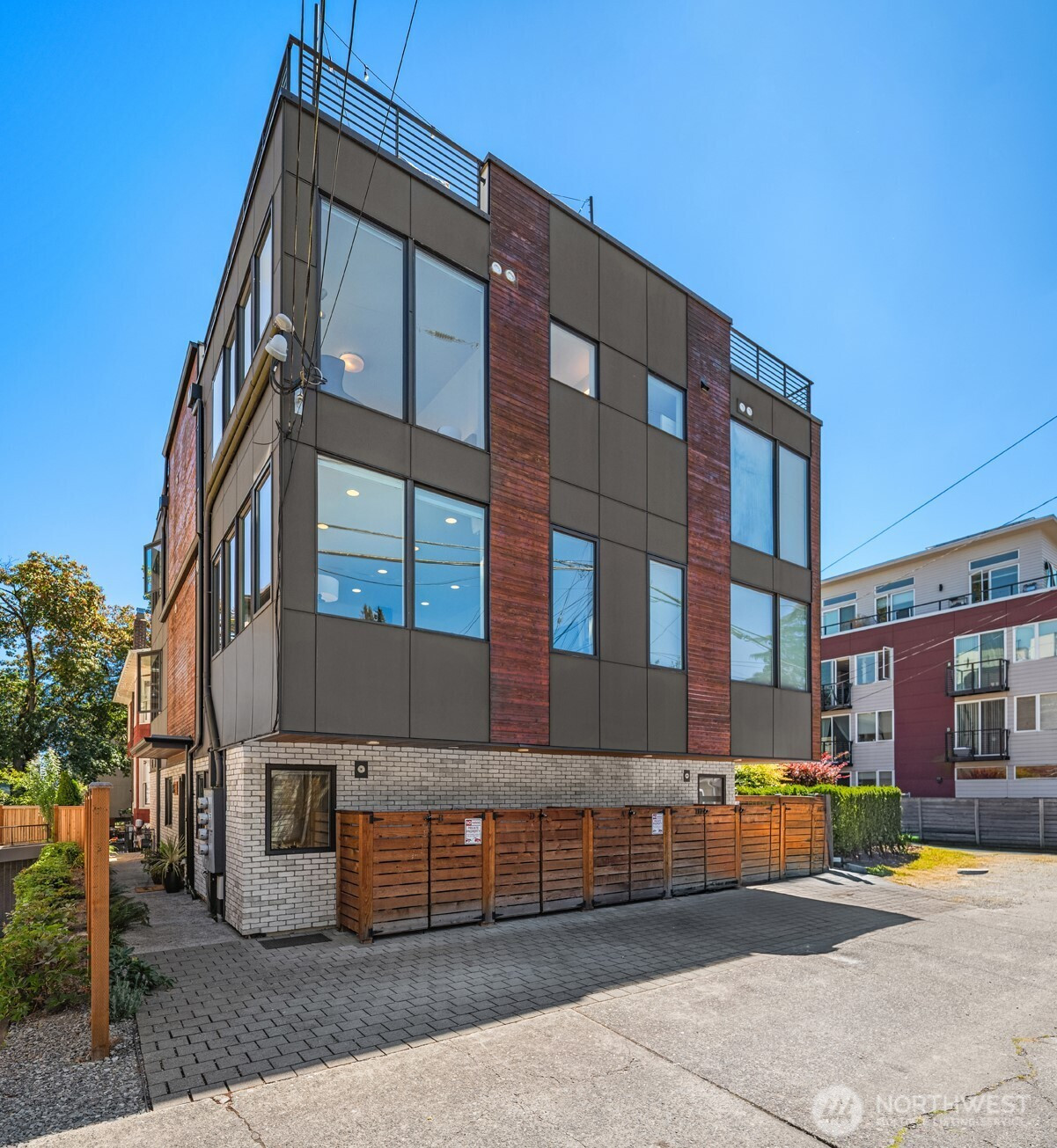 119 18th Avenue E, Seattle, WA 98112