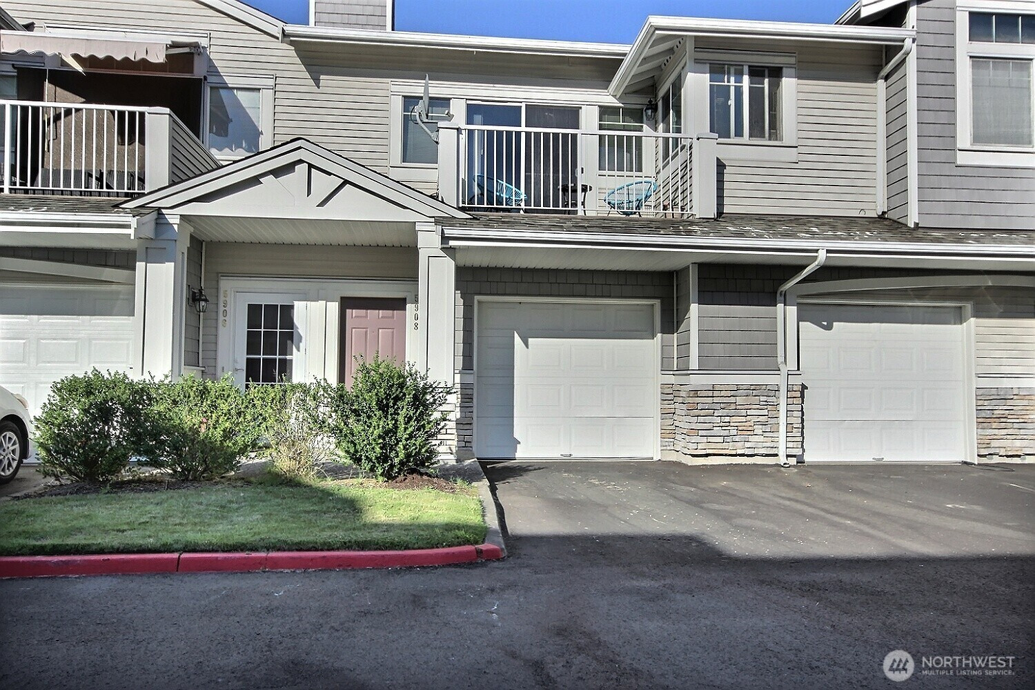 5908 S 232nd Place, Kent, WA 98032