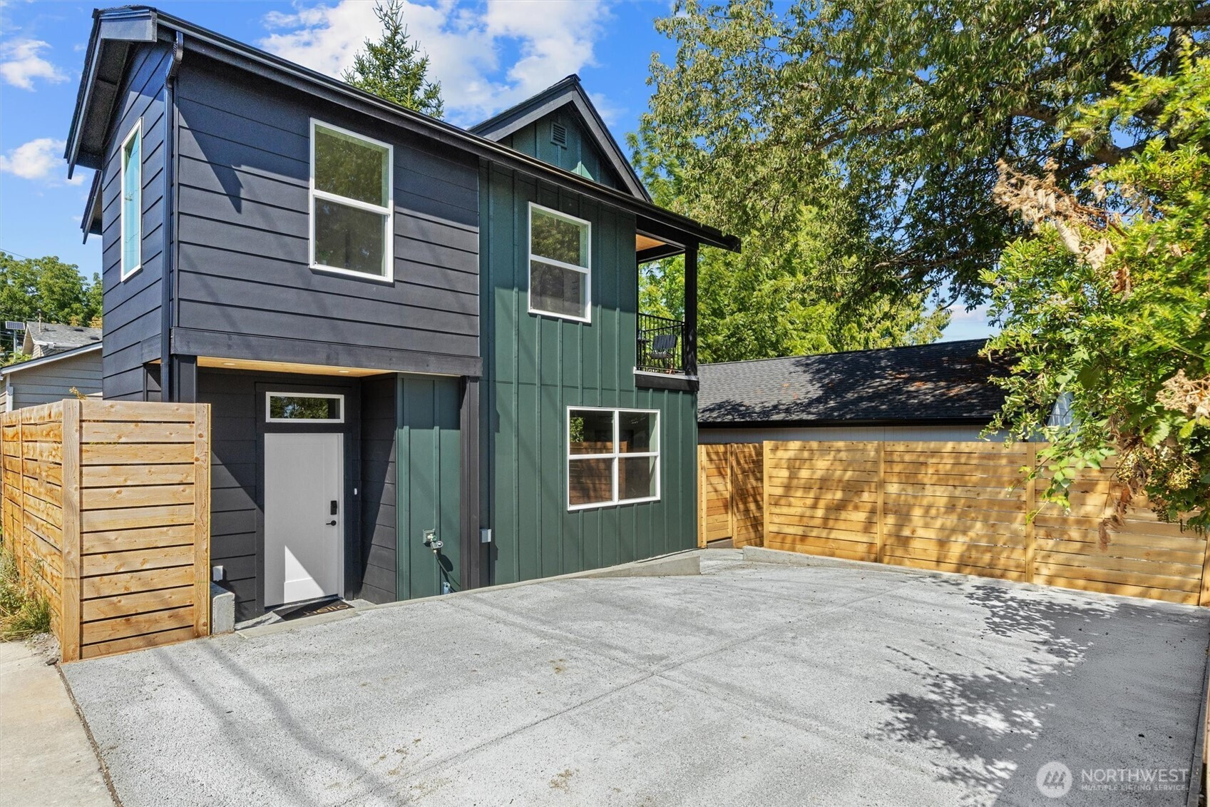 7713 34th Avenue SW, Seattle, WA 98126