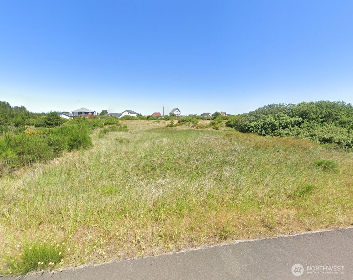 438 S Portal Loop SW, Ocean Shores, WA 98569