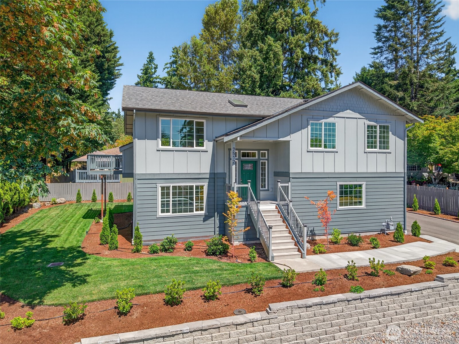 7512 NE 202nd Place, Kenmore, WA 98028