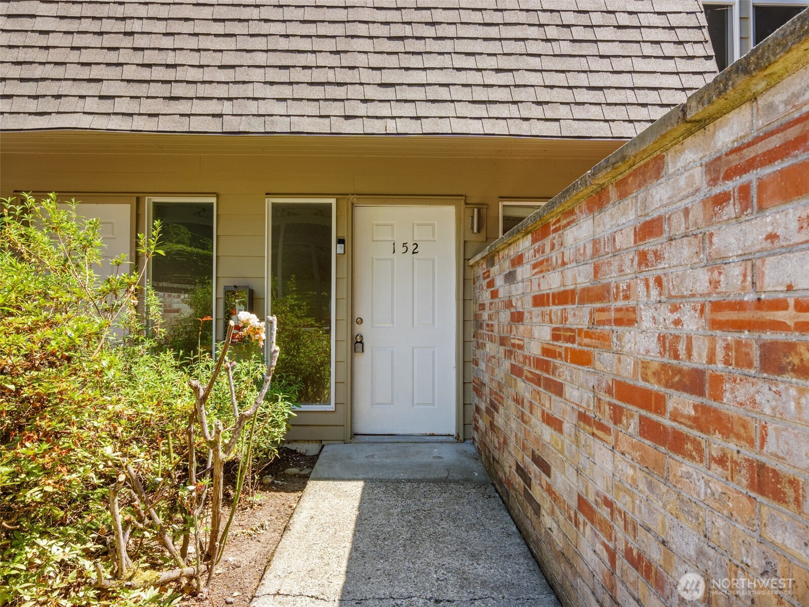 152 SW 200th Street, Normandy Park, WA 98166