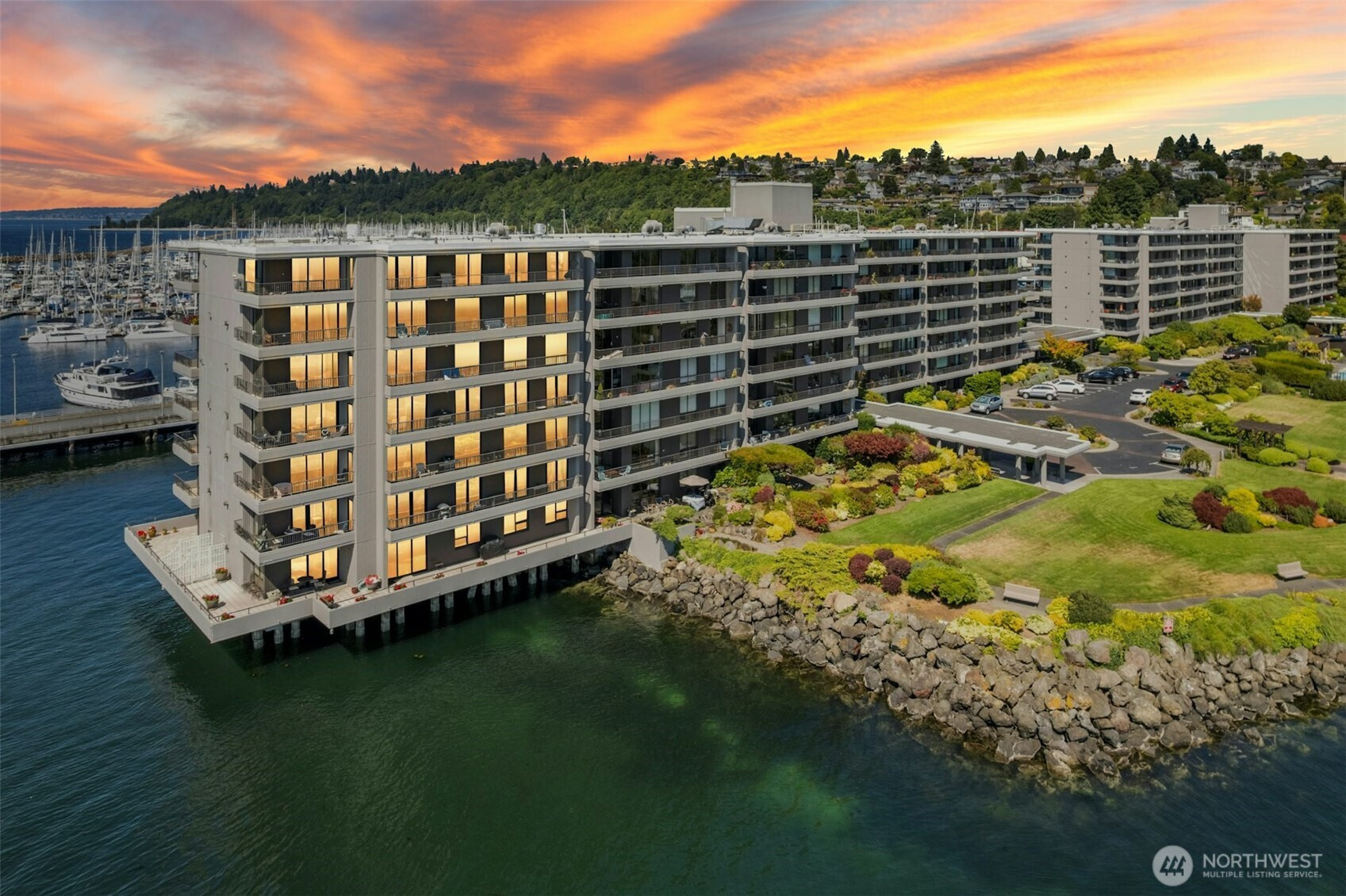 6533 Seaview Avenue NW, Seattle, WA 98117