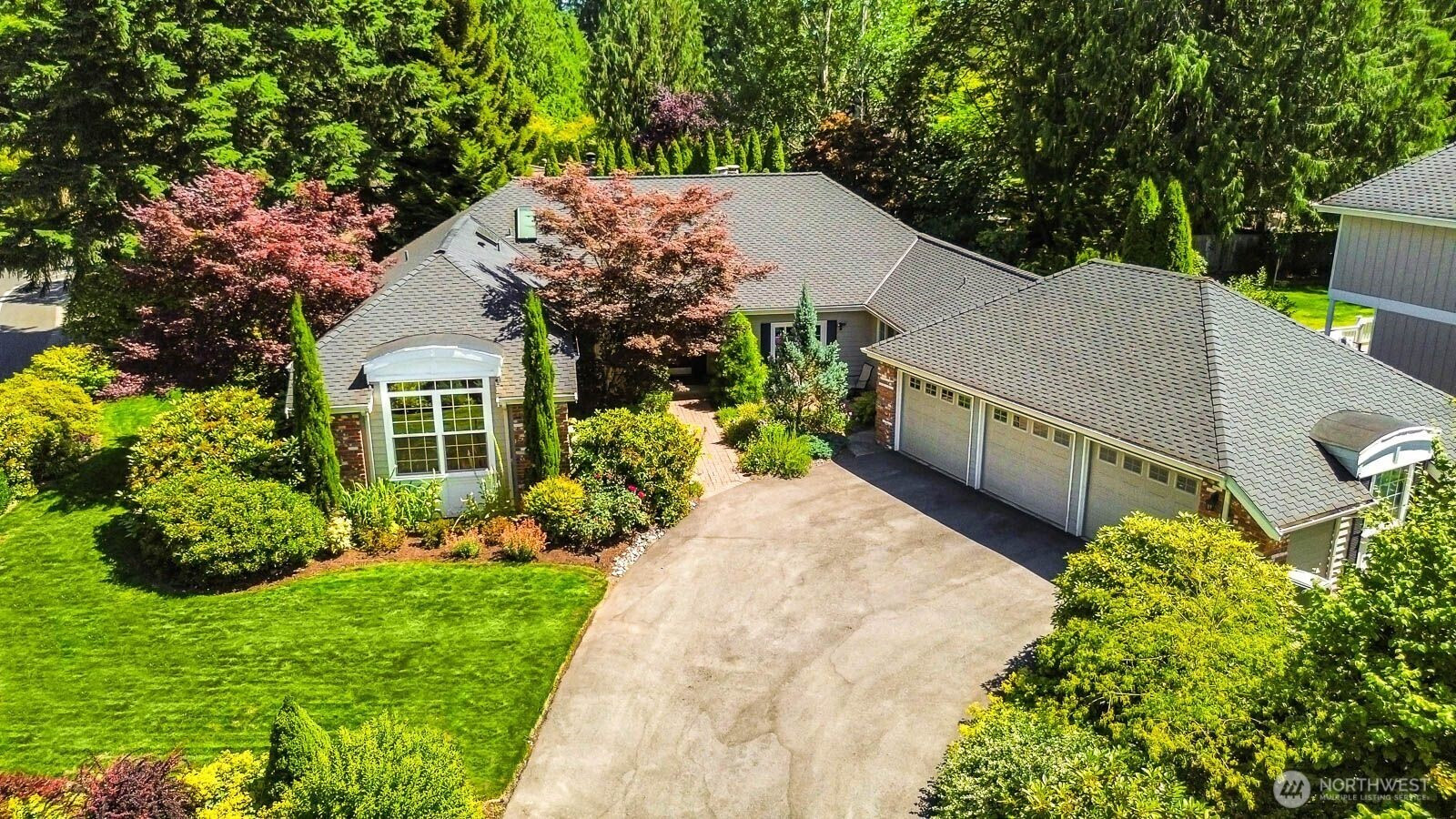 2444 220th Place NE, Sammamish, WA 98074