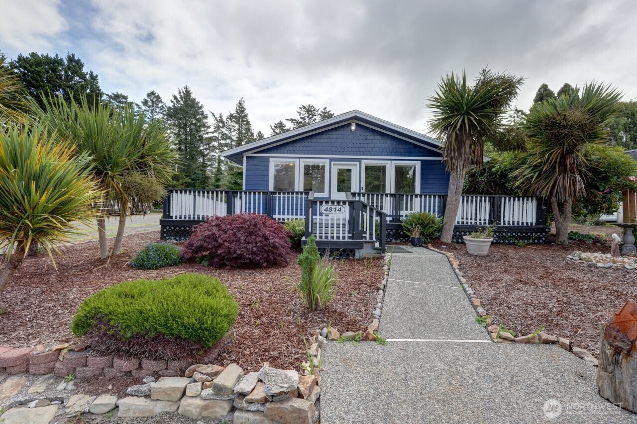 4814 N Place, Seaview, WA 98644