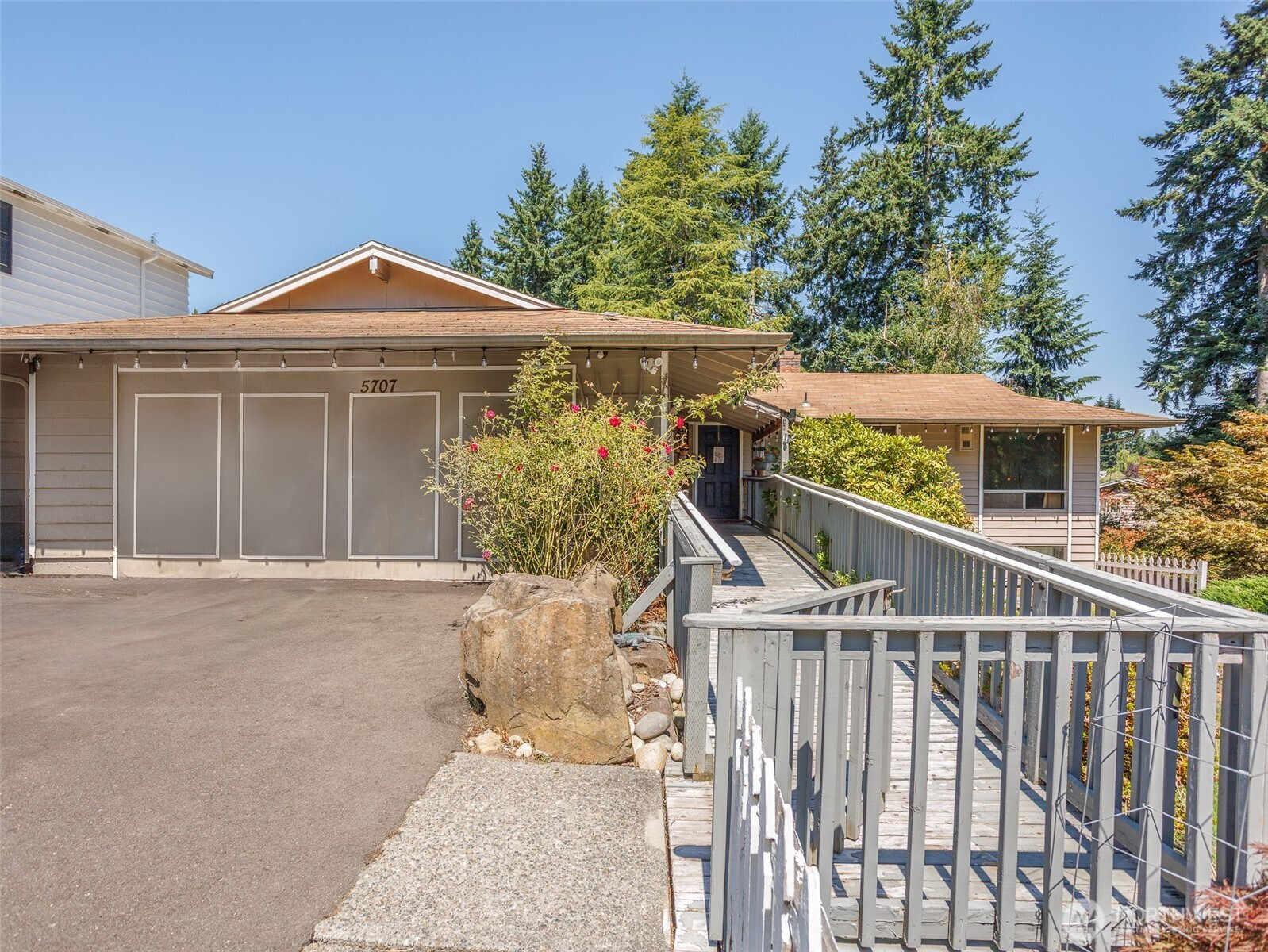 5707 173rd Place SW, Lynnwood, WA 98037