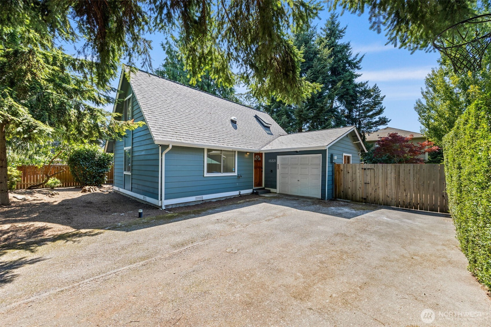 13221 125th Avenue NE, Kirkland, WA 98034
