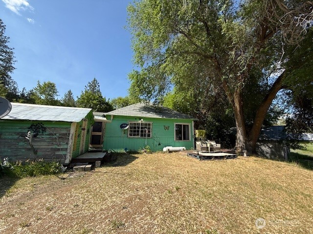 5986 S 25 Highway, Fruitland, WA 99129