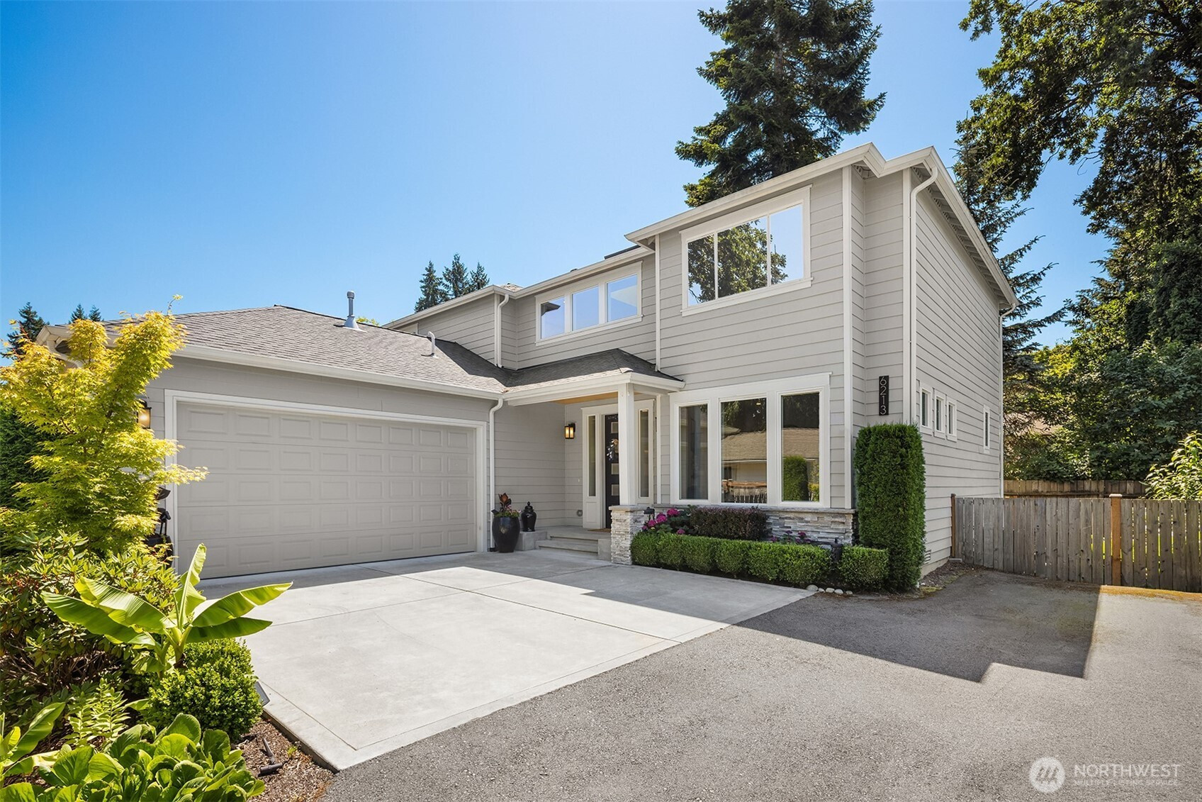 6213 NE 198TH Street, Kenmore, WA 98028