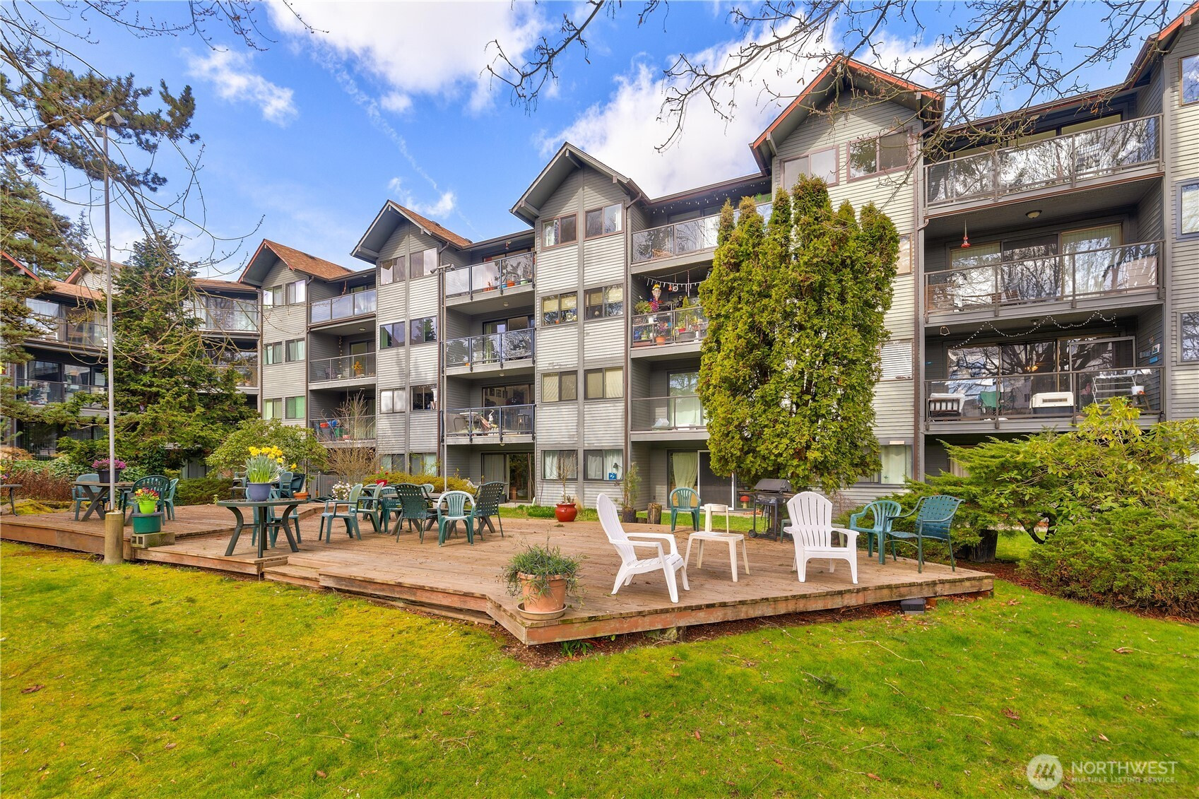 19428 Aurora Avenue N, Shoreline, WA 98133