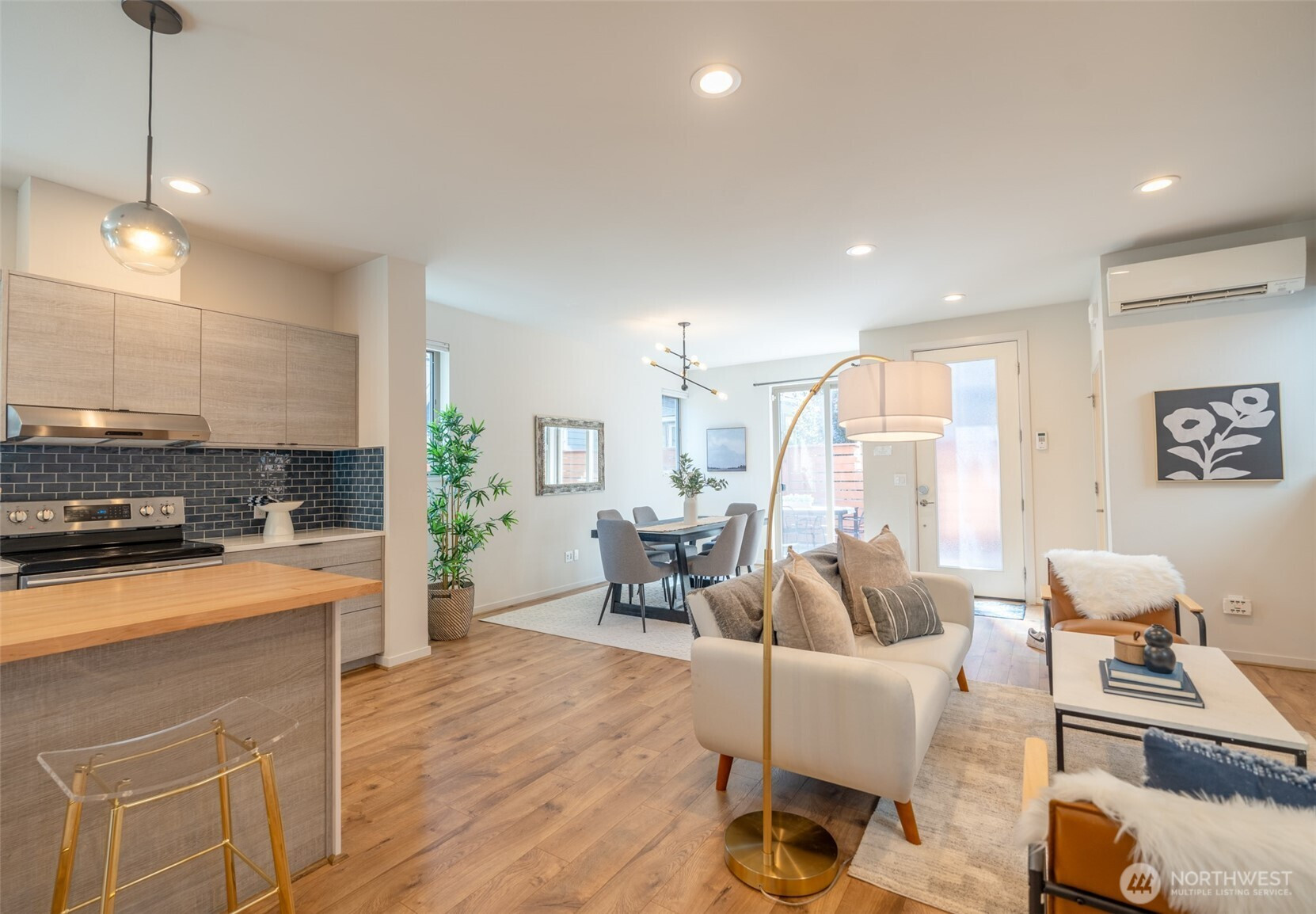 424 26th Avenue S, Seattle, WA 98144