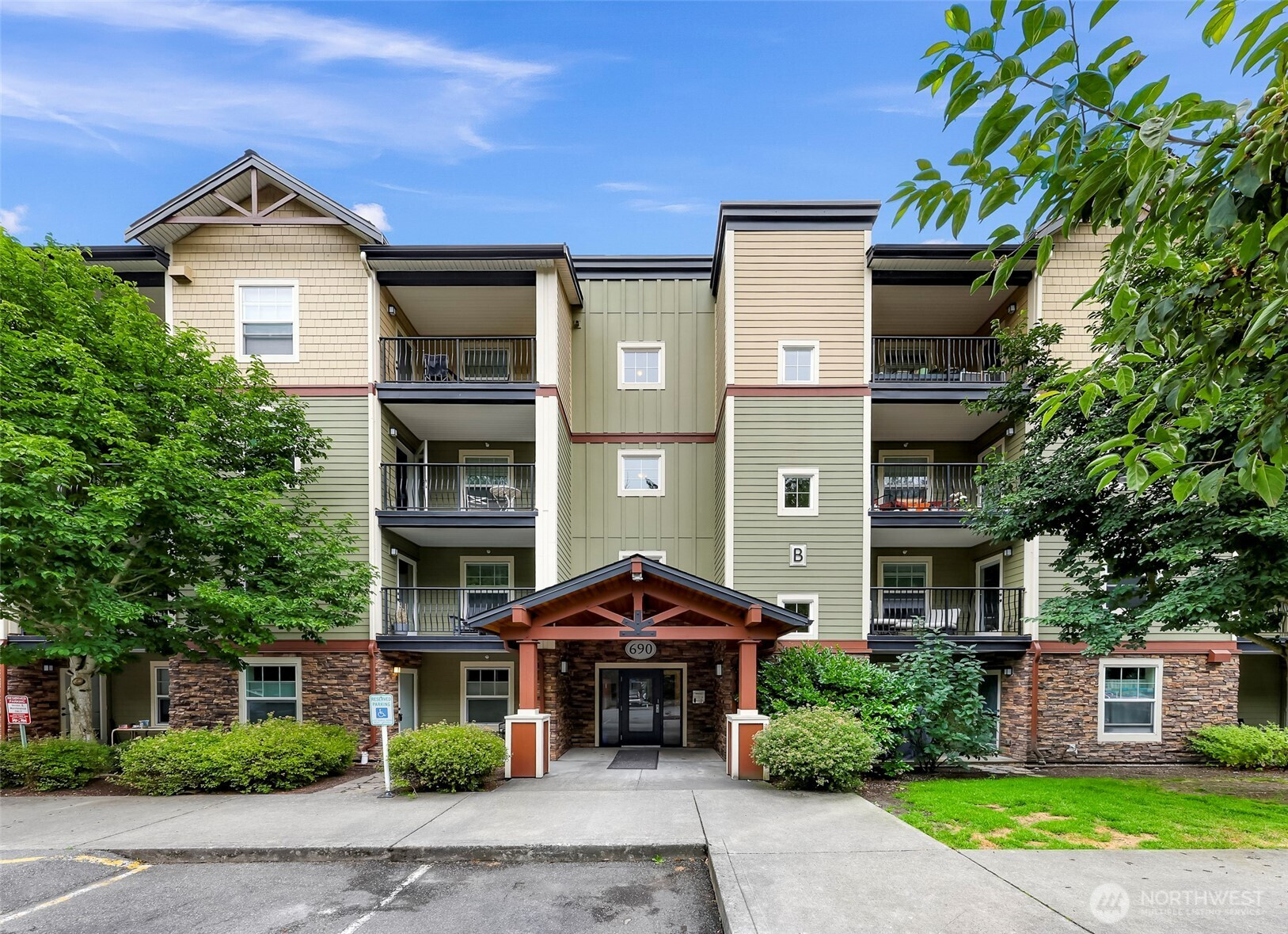 690 32nd Street, Bellingham, WA 98225