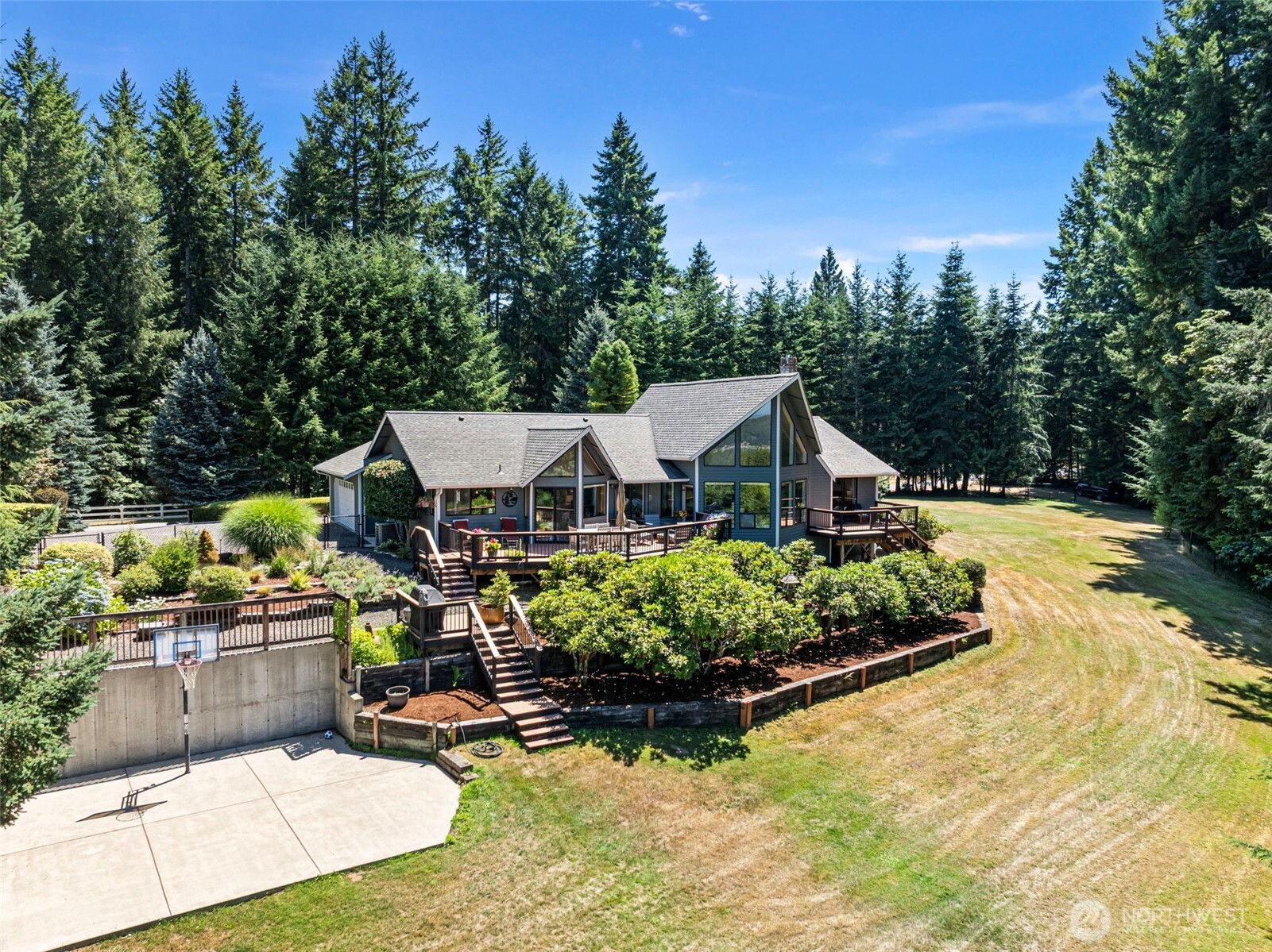 111 E Olympic Palisades Drive, Belfair, WA 98528