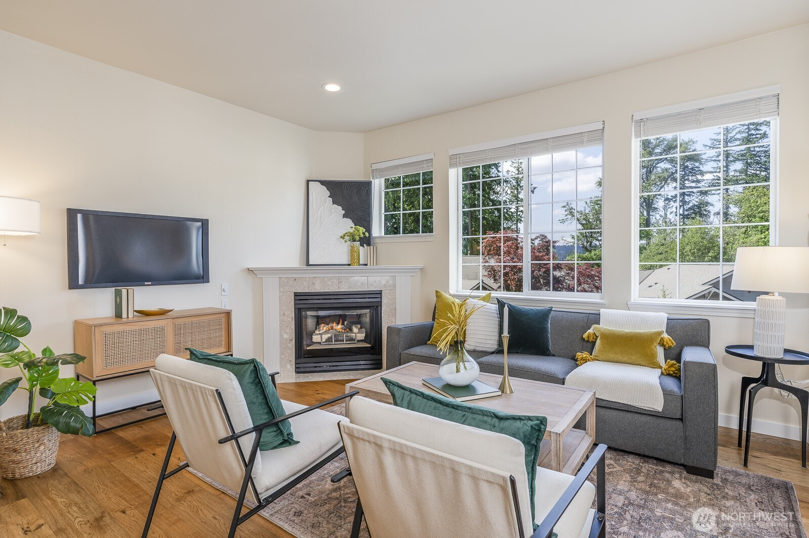 18636 NE 55th Way, Redmond, WA 98052
