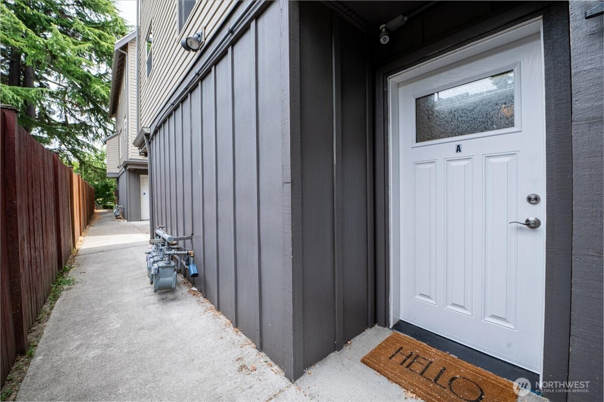 9007 18th Avenue SW, Seattle, WA 98106