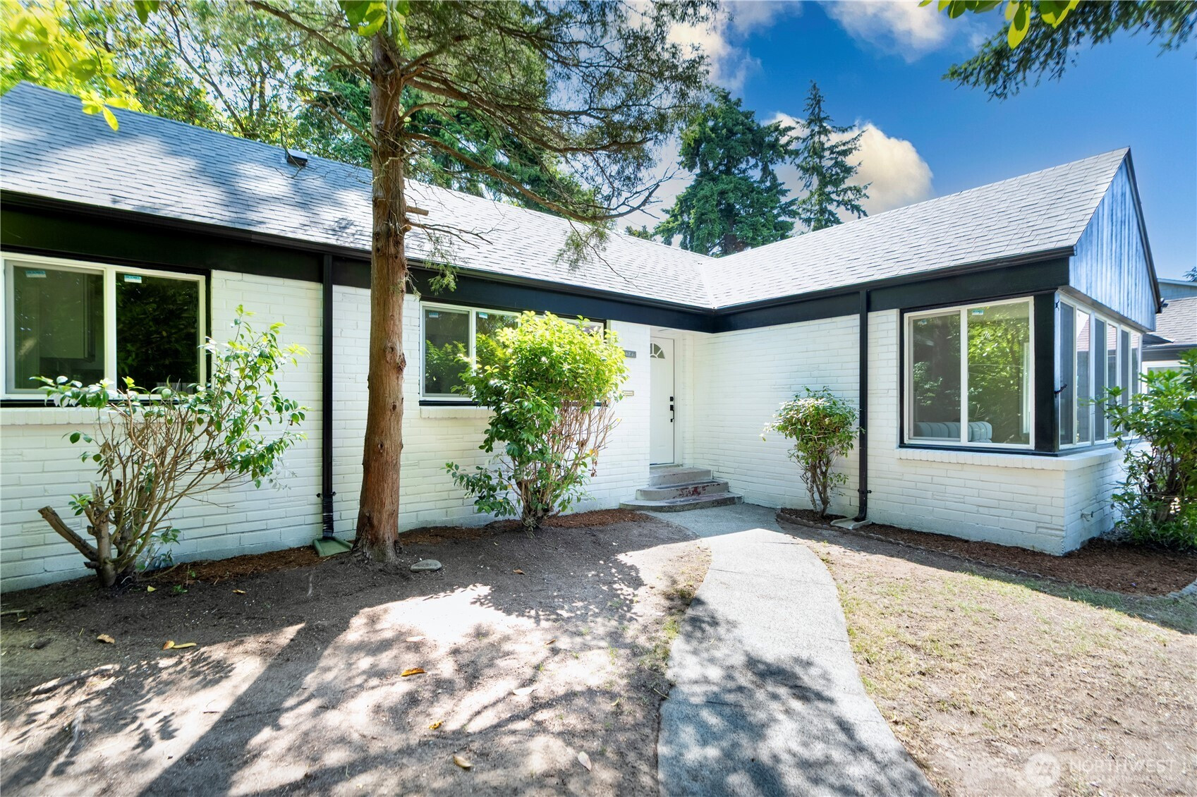 2874 30th Avenue W, Seattle, WA 99819