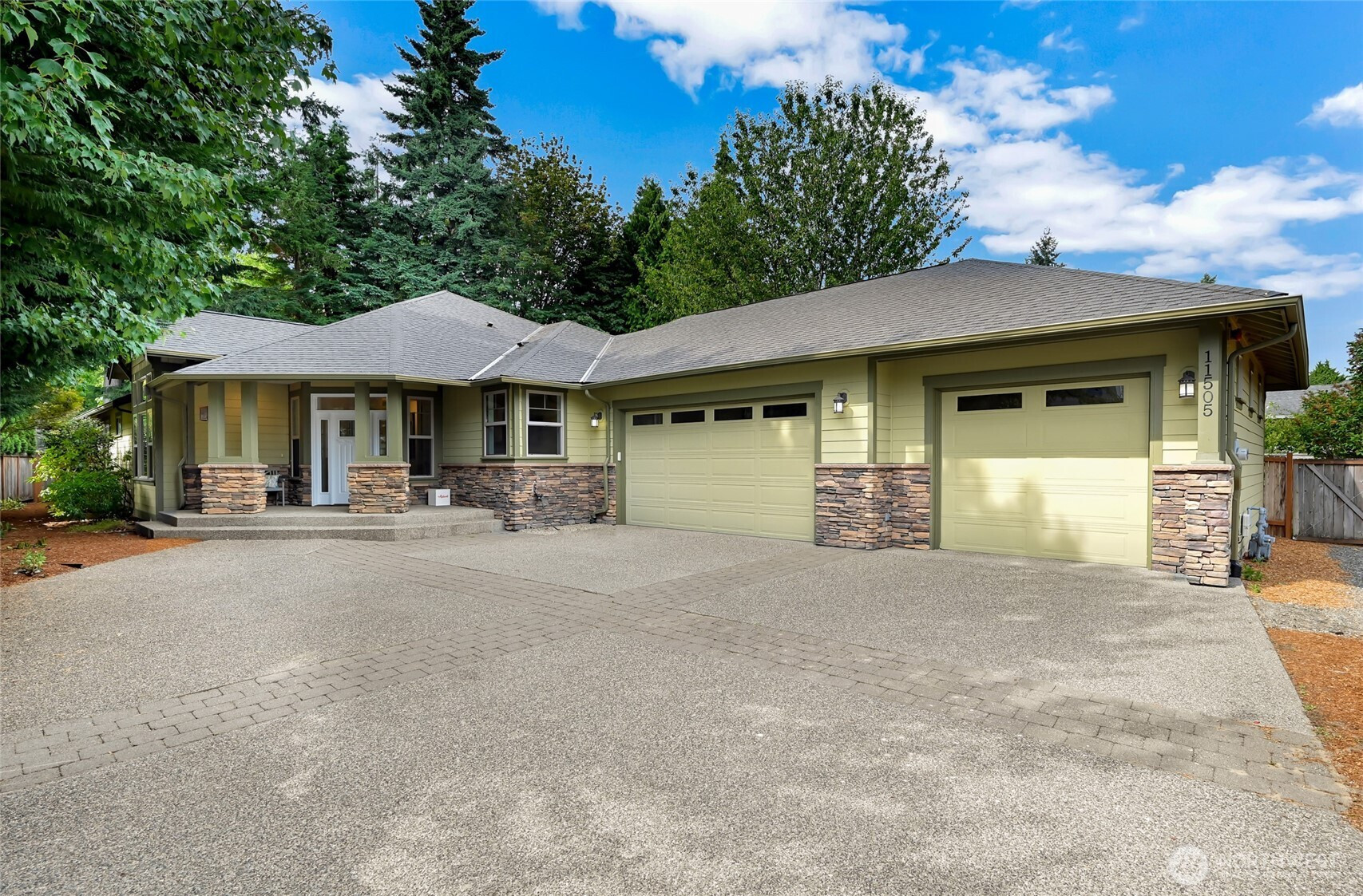 11505 111th Place NE, Kirkland, WA 98033