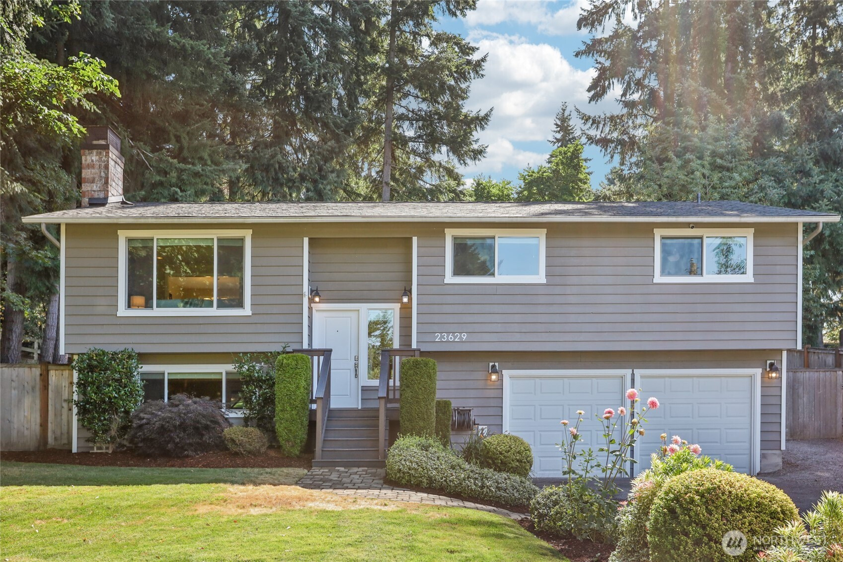 23629 7th Avenue W, Bothell, WA 98021