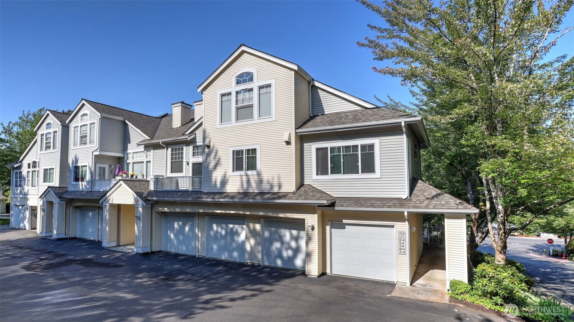 425 S 46th Place, Renton, WA 98055