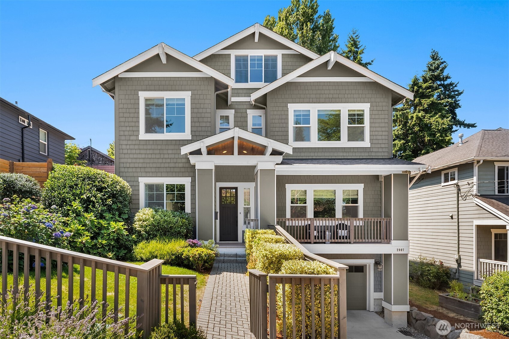 2907 Queen Anne Avenue N, Seattle, WA 98109