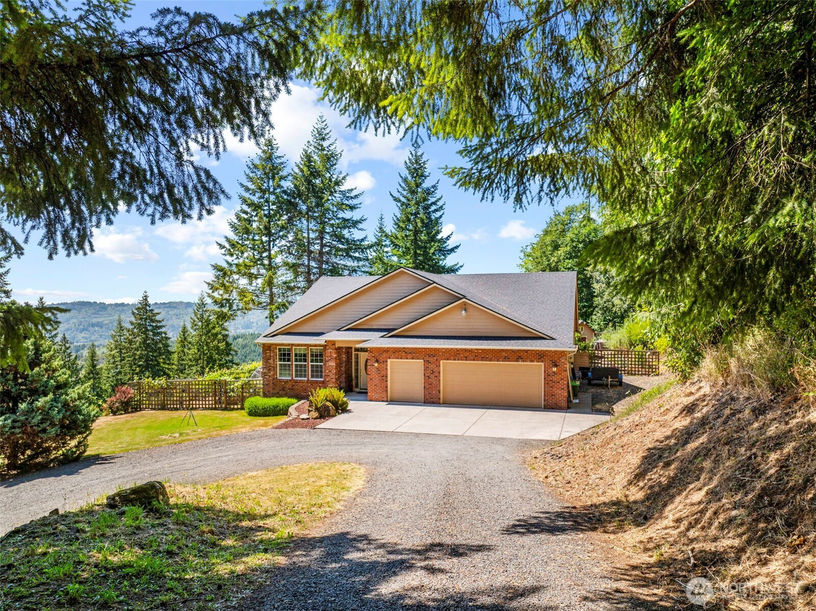 255 ASTRO Drive, Kelso, WA 98626