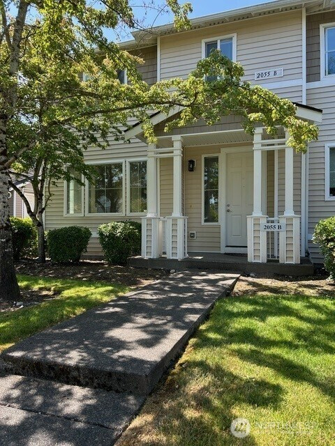 2055 Garry Oaks Avenue, Dupont, WA 98327