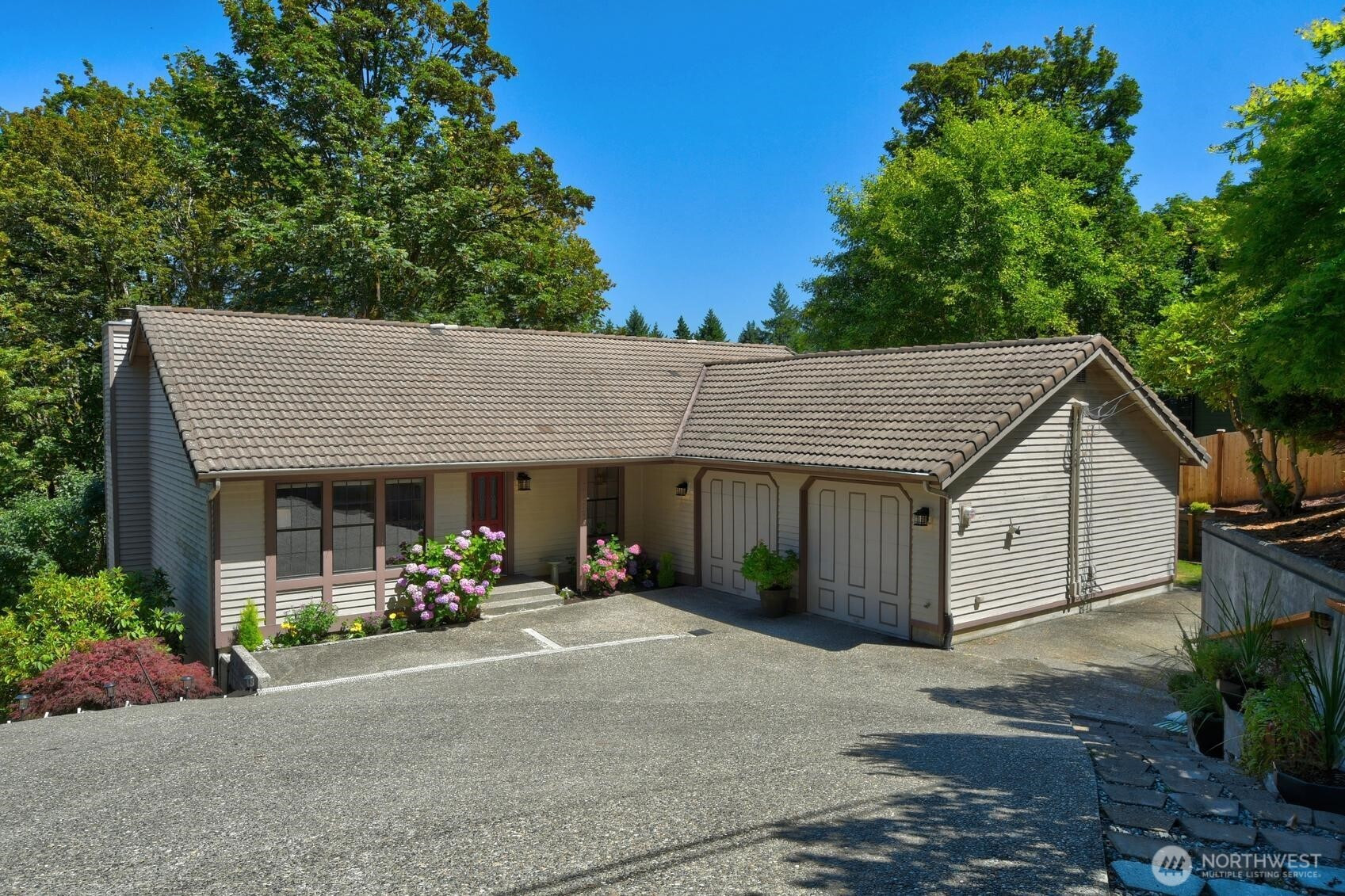 17512 32nd Avenue NE, Lake Forest Park, WA 98155