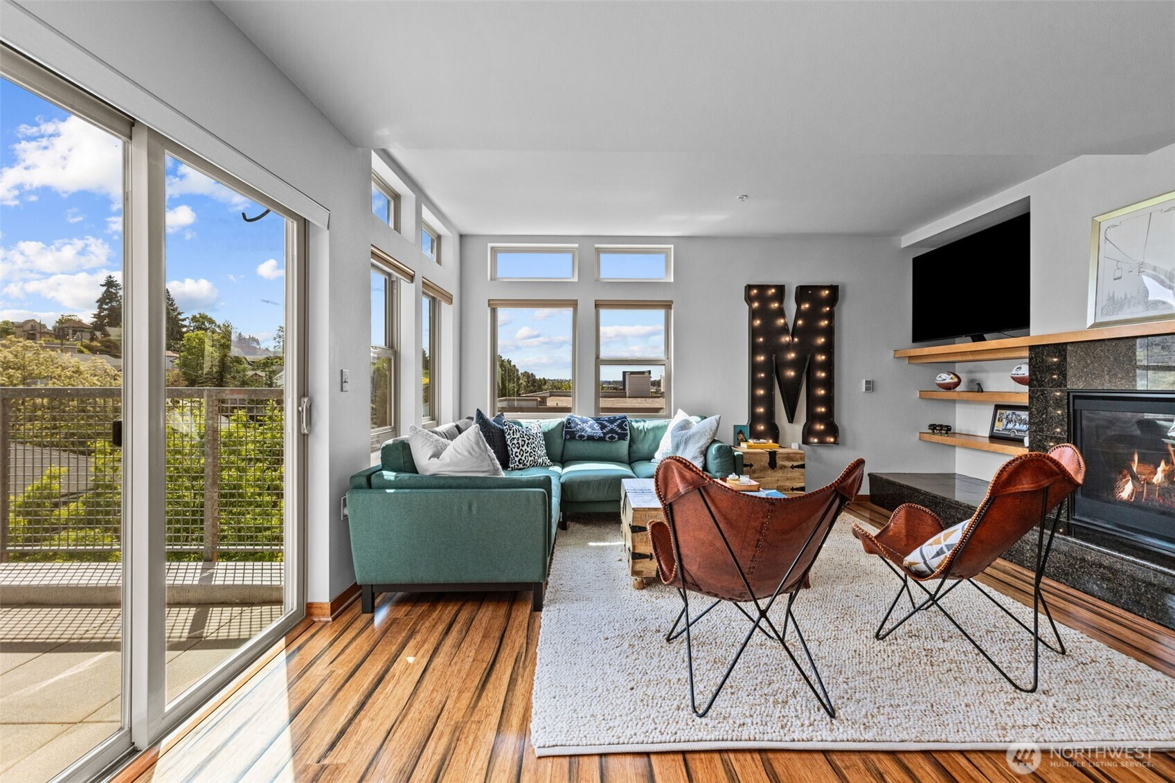 827 Hiawatha Place S, Seattle, WA 98144