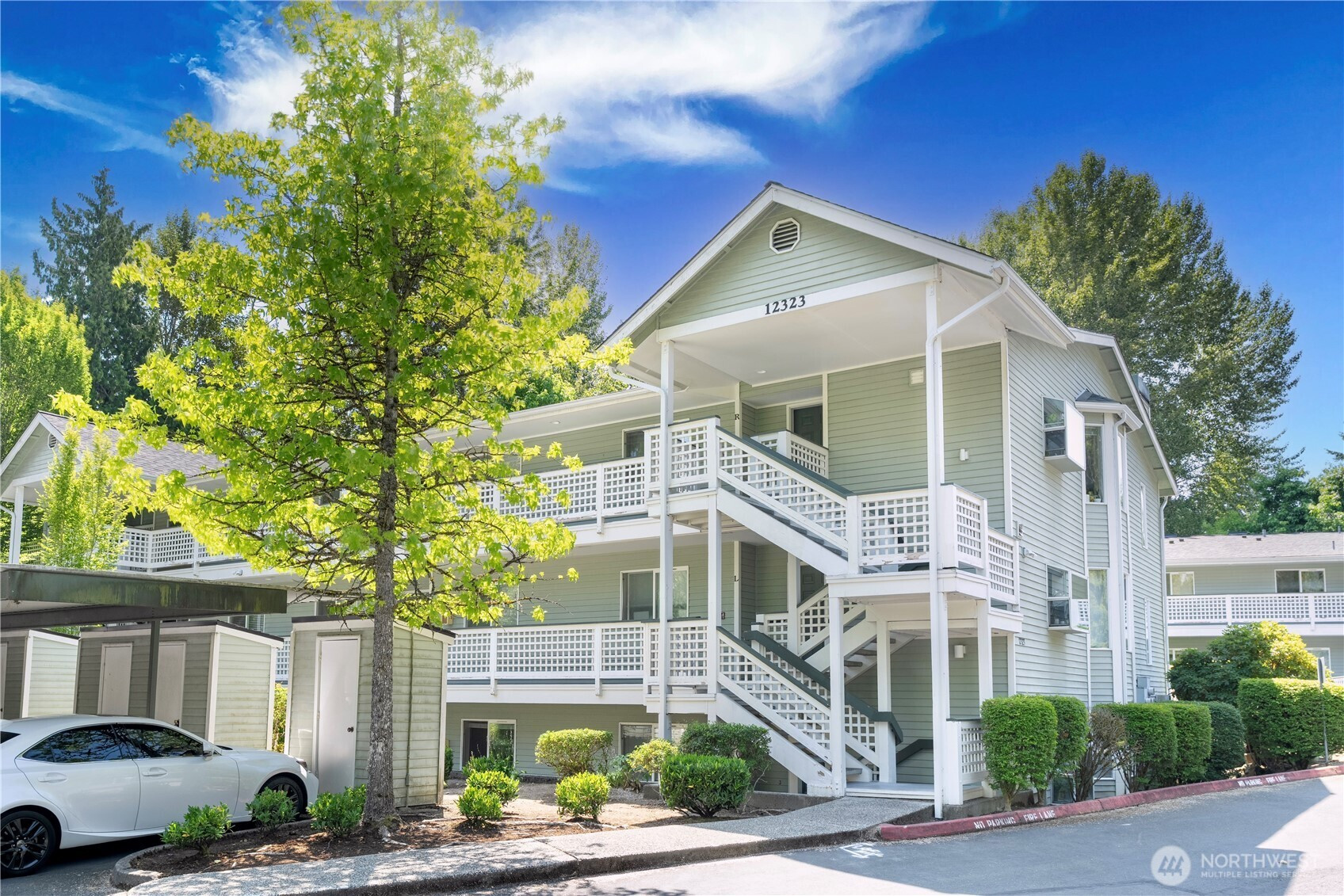 12323 NE 97th St, Kirkland, WA 98033