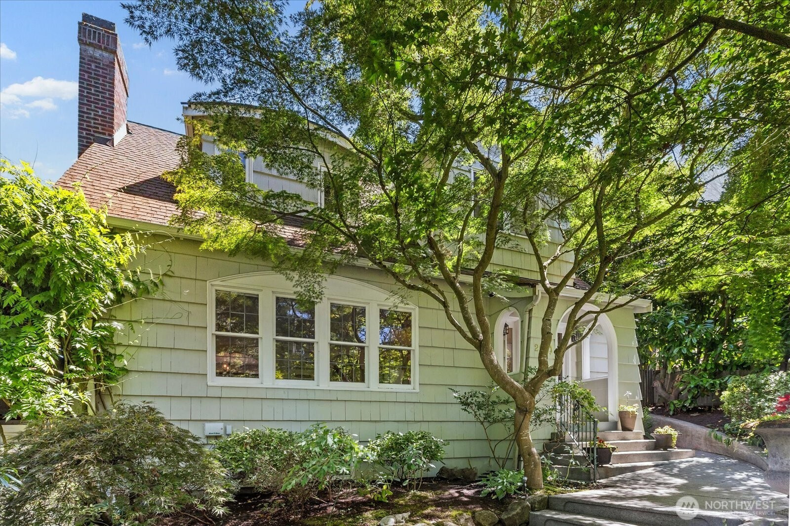 2051 Interlaken Place E, Seattle, WA 98112