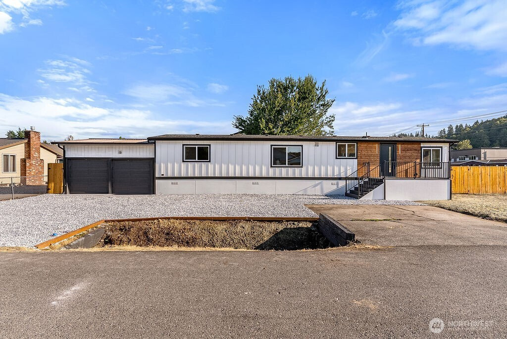 200 10th Avenue N, Algona, WA 98001