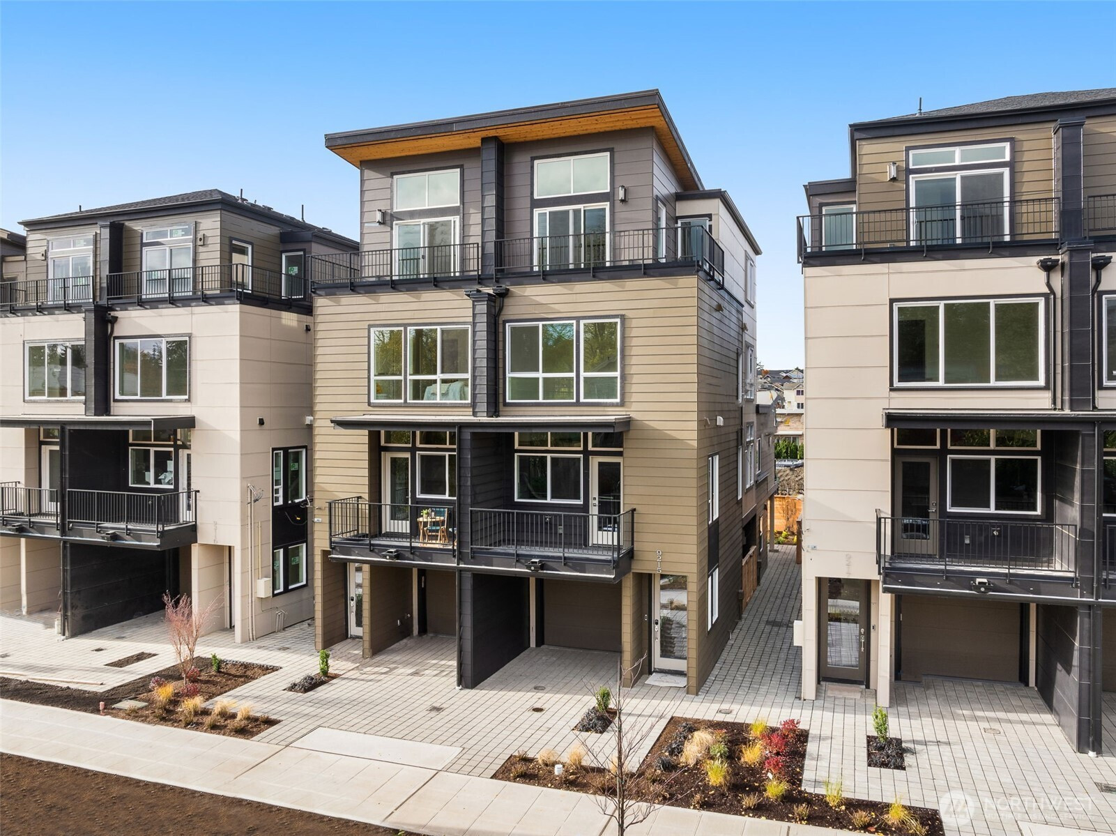 9215 Densmore Avenue N, Seattle, WA 98103