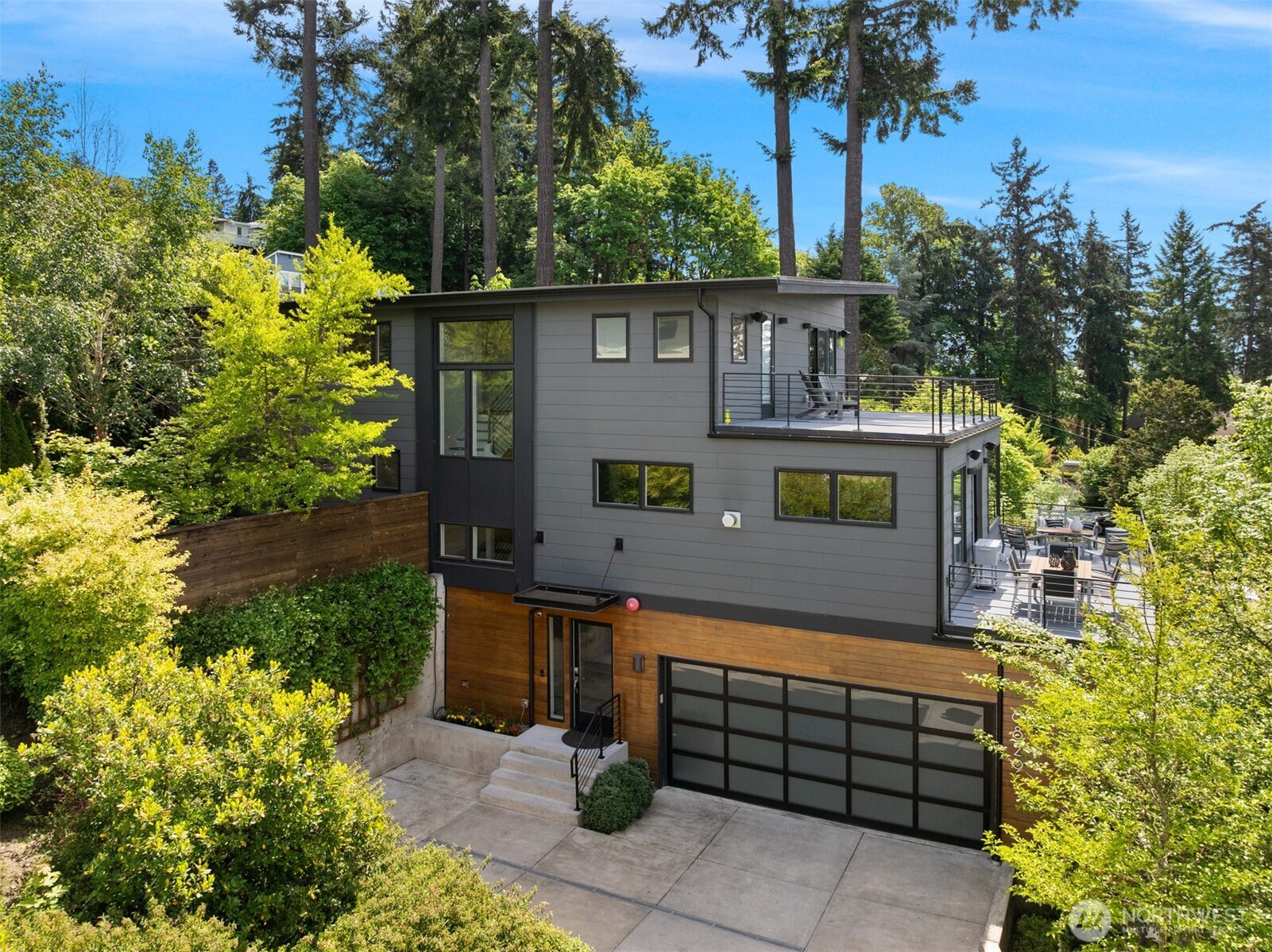 6829 SE 32nd Street, Mercer Island, WA 98040
