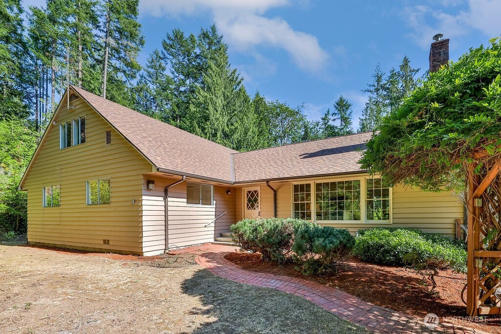 13420 252nd Avenue SE, Issaquah, WA 98027