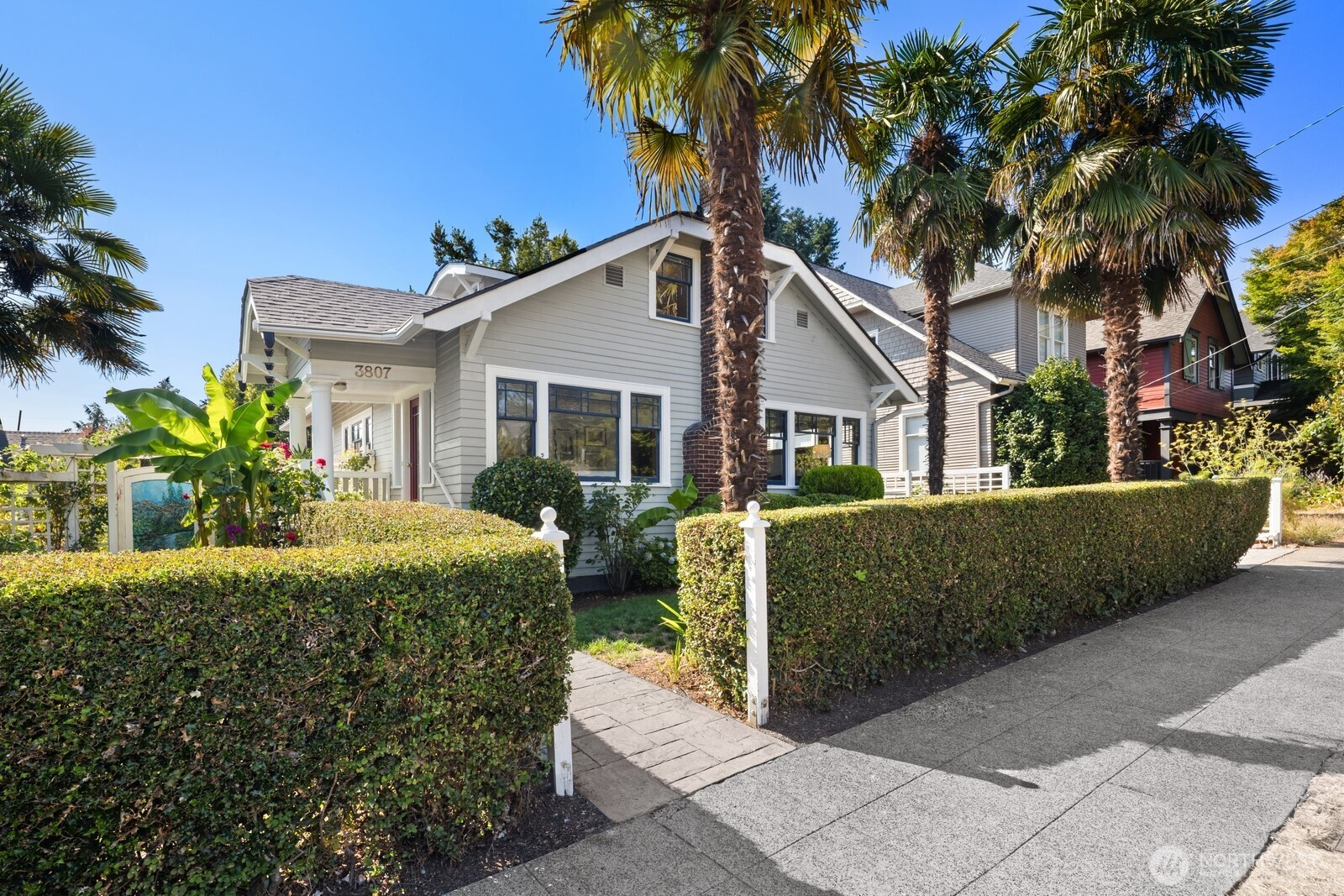 3807 Densmore Avenue N, Seattle, WA 98103