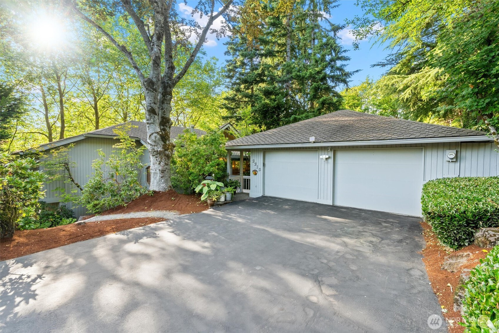 3216 142nd Place NE, Bellevue, WA 98007