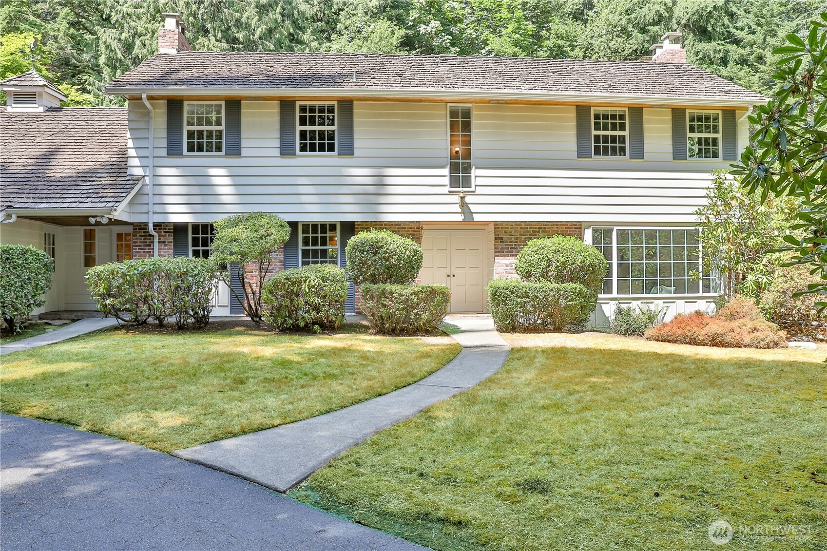 10915 N Deer Drive, Woodway, WA 98020