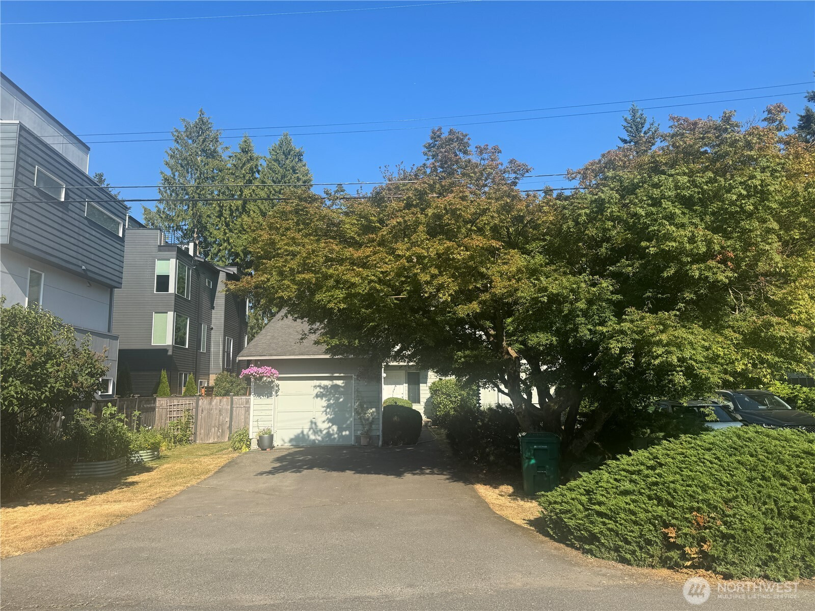 11752 Burke Avenue N, Seattle, WA 98133