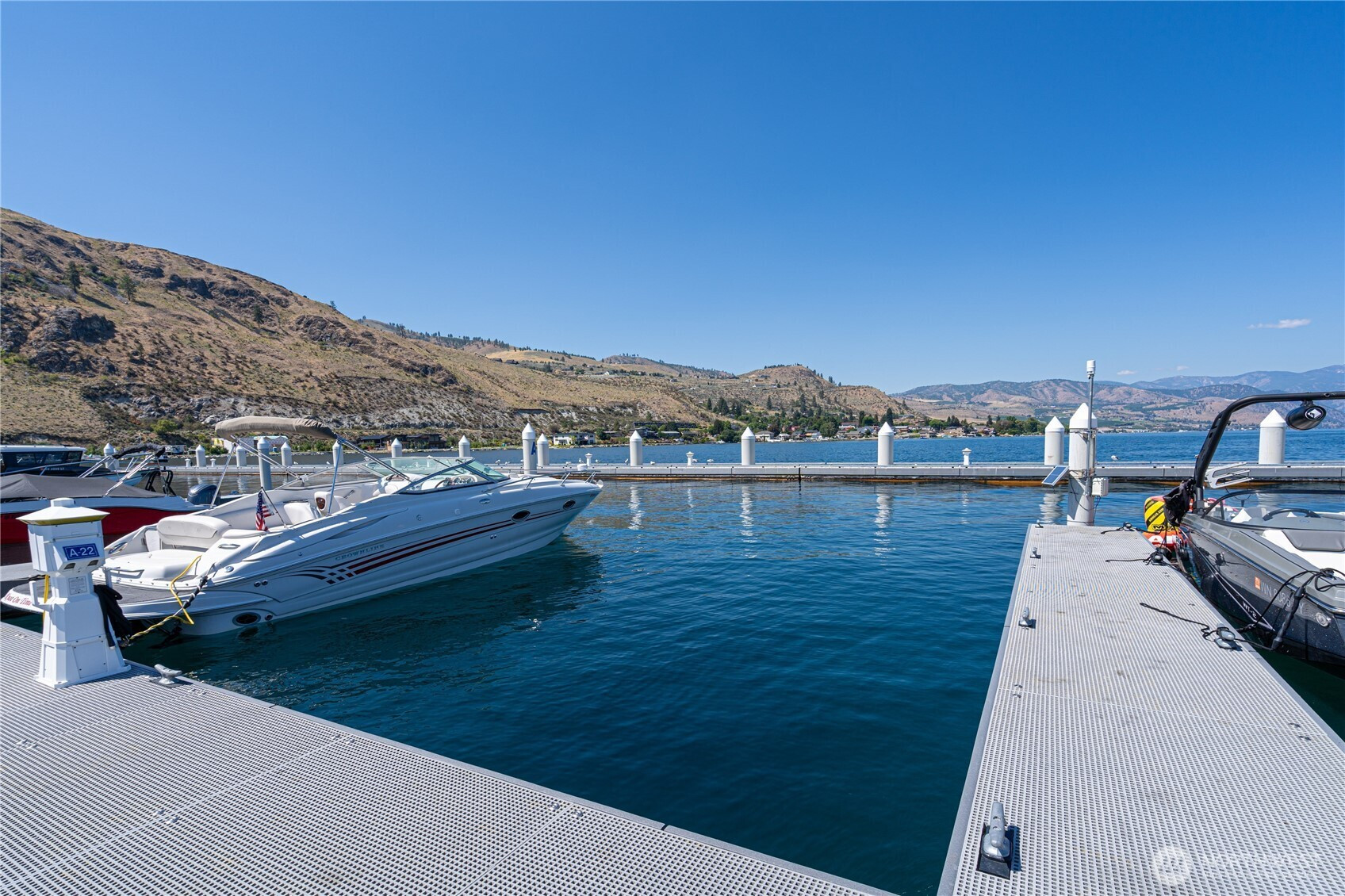 1350 W Woodin Avenue, Chelan, WA 98816