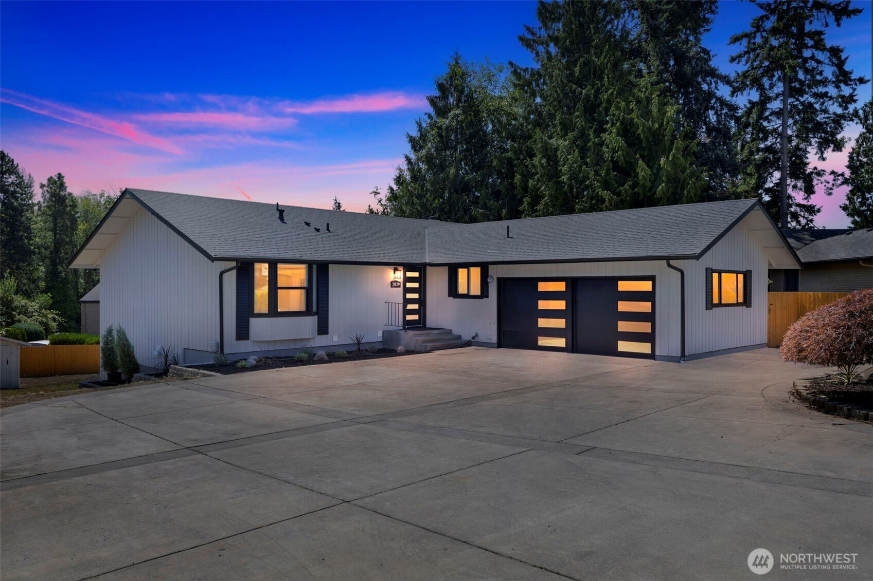 2039 S 232nd Place, Des Moines, WA 98198