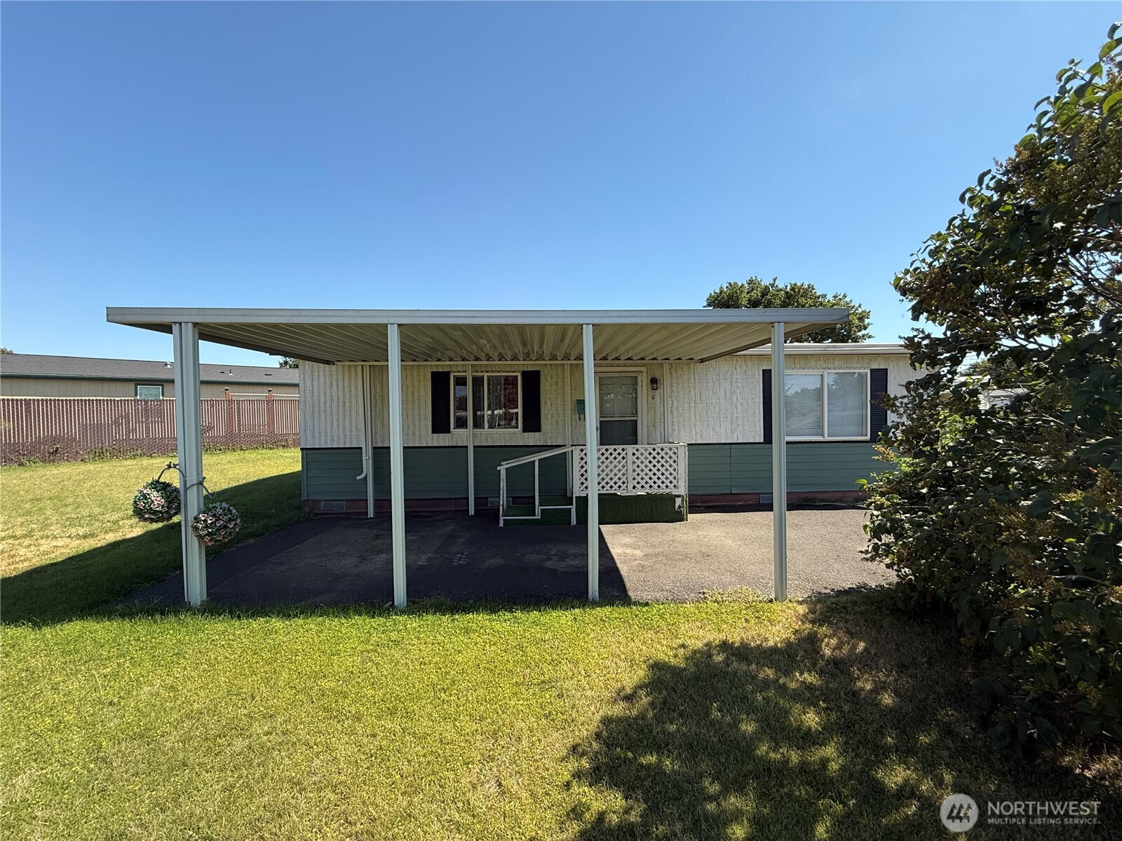 859 SE Mockingbird Drive, College Place, WA 99324