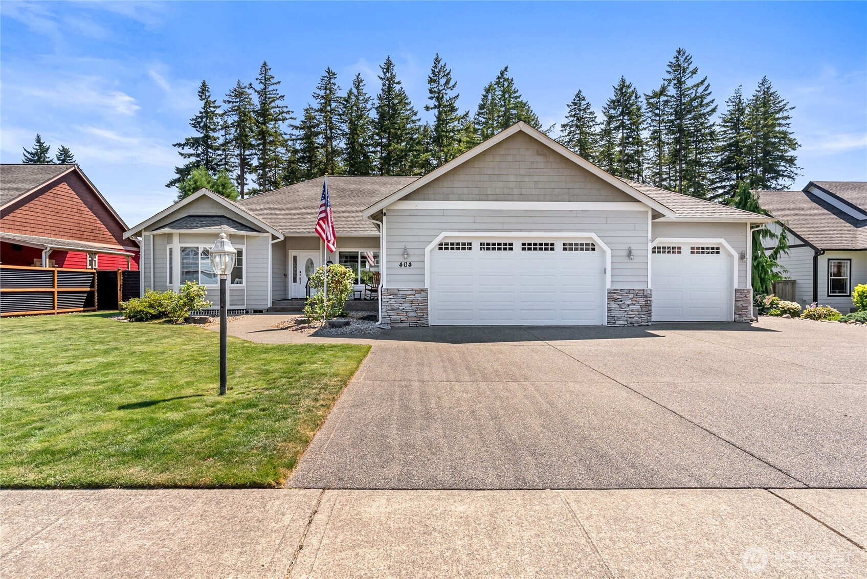 404 Raintree Loop SE, Rainier, WA 98576