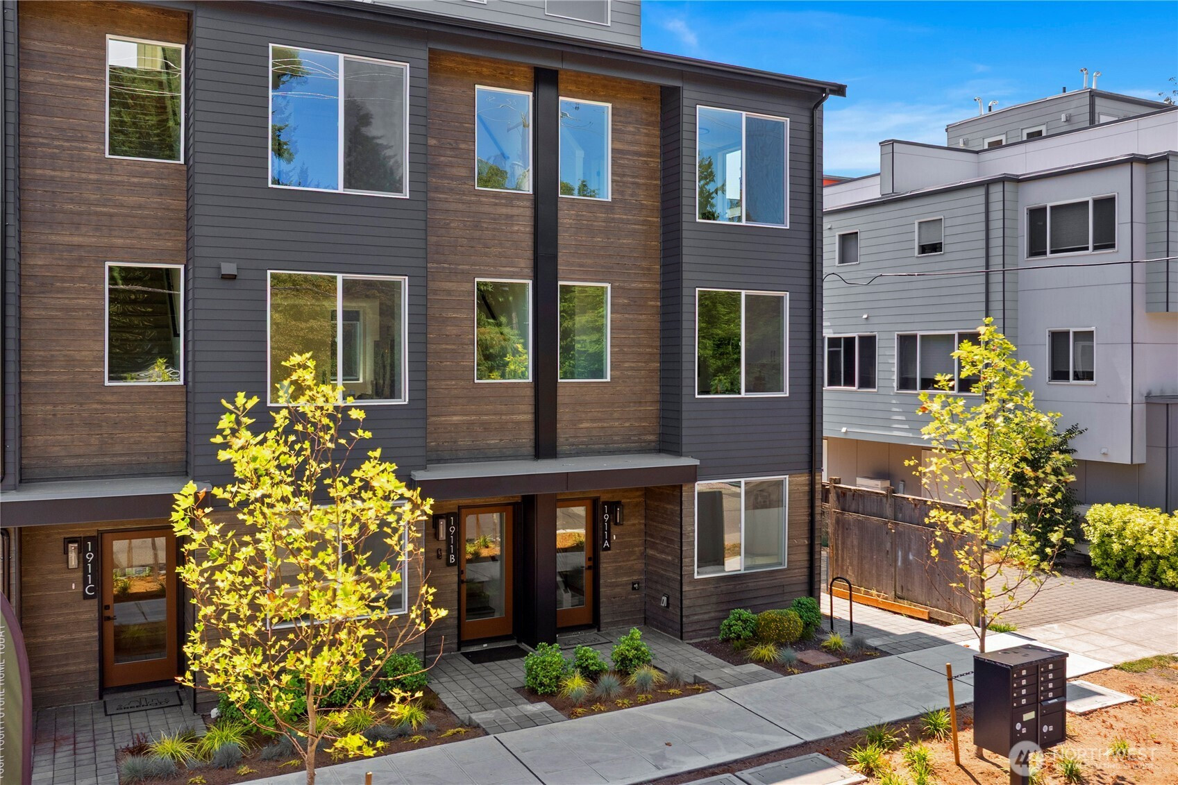 1911 A N 120th Street, Seattle, WA 98133