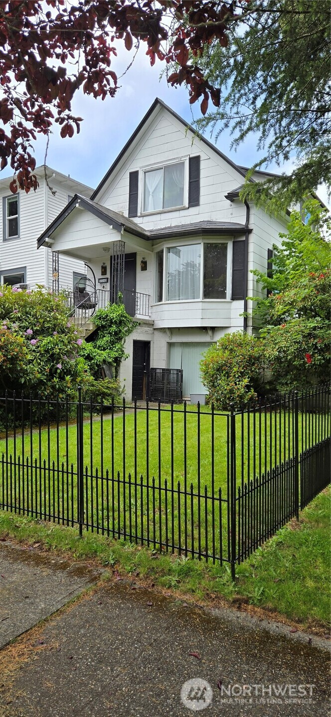 3226 Oakes Avenue, Everett, WA 98201
