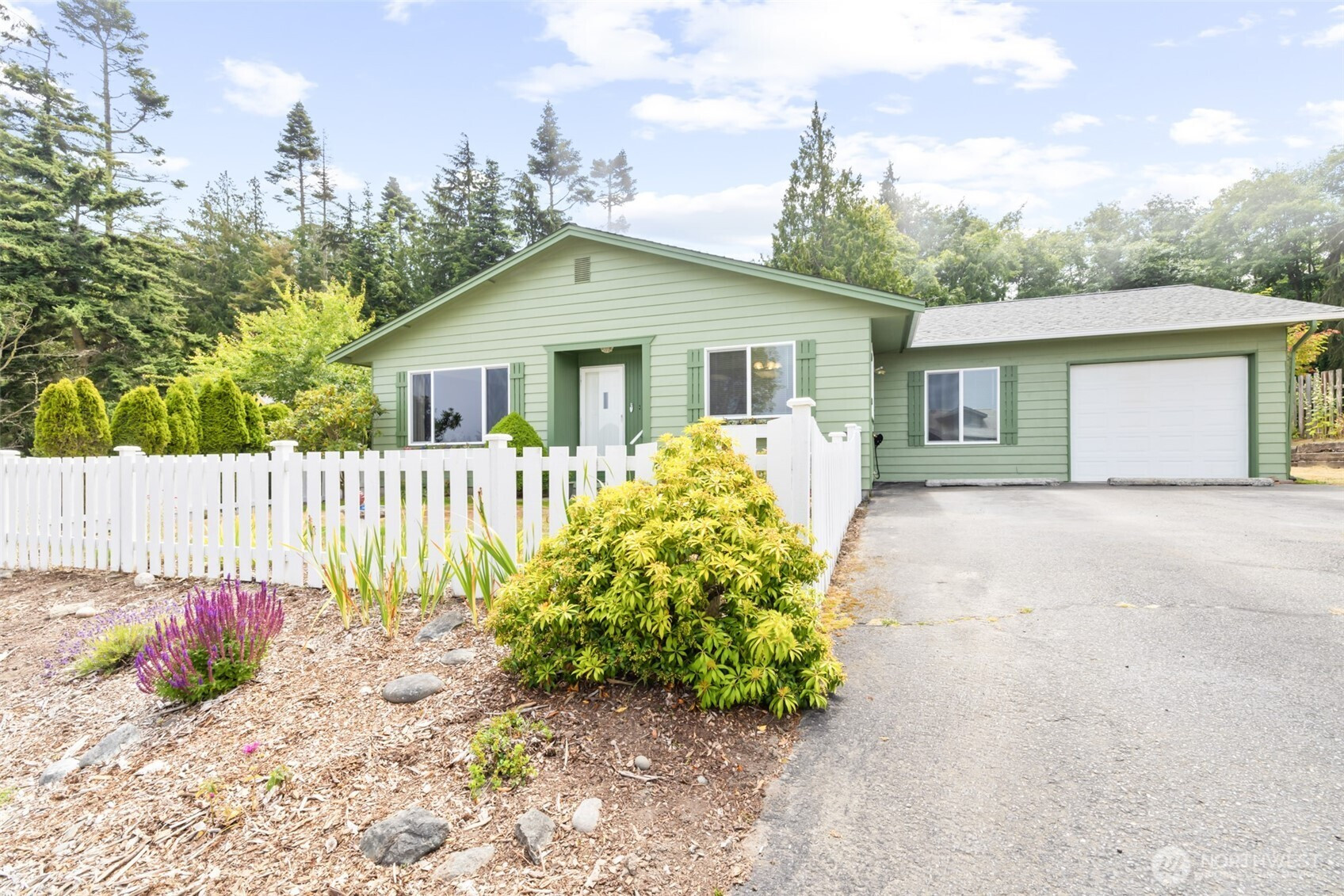 350 E Bluff Drive, Port Angeles, WA 98362