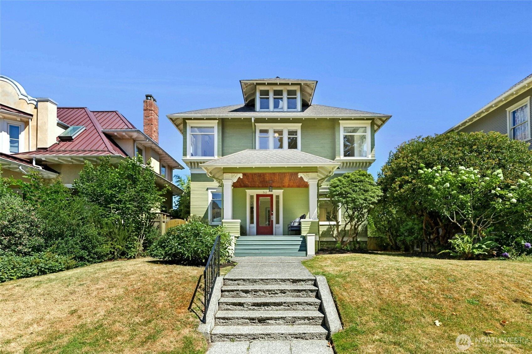 712 17th Avenue E, Seattle, WA 98112
