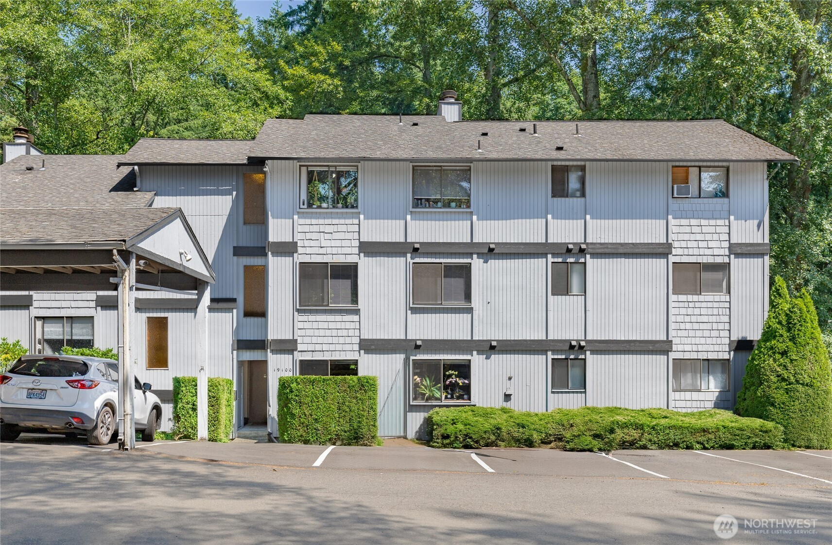 19100 61st Avenue NE, Kenmore, WA 98028