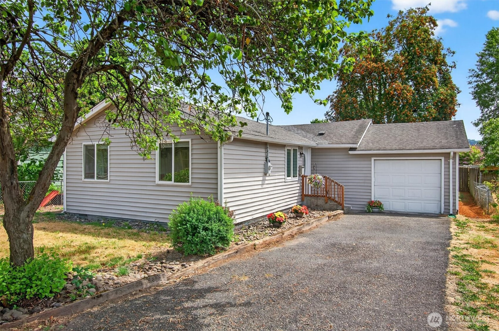 1302 PACIFIC Avenue S, Kelso, WA 98626